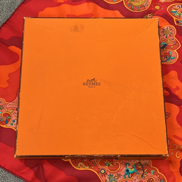 HERMES Silk Nuees Imaginaires Scarf 90 - Picture 9 of 17